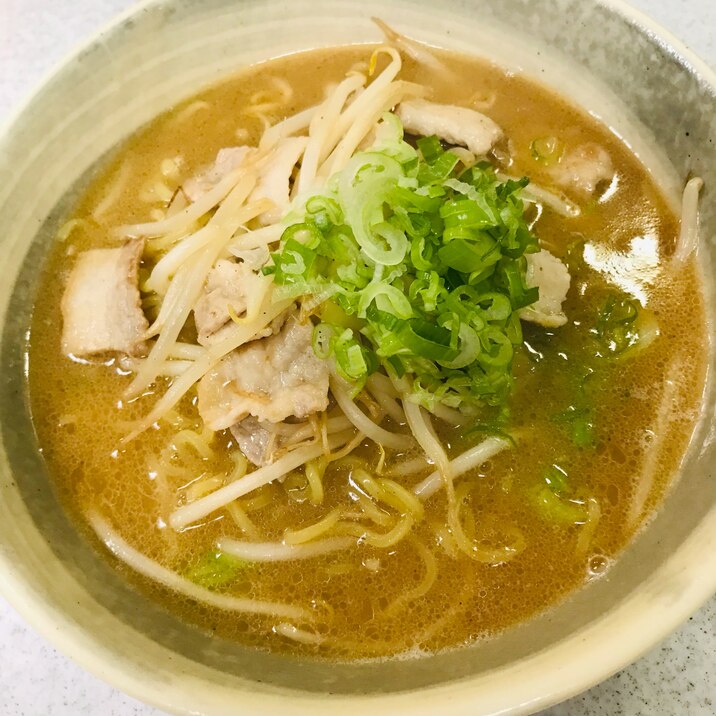 豚バラもやし味噌ラーメン